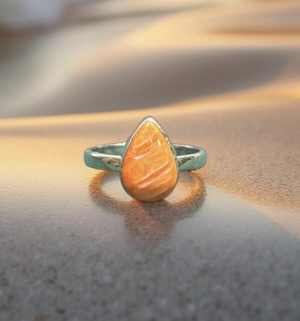 Teardrop Spiny Oyster Silver Ring size 7